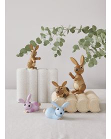 Lot de 6 Bounce Standing baby rabbit, figurine en bois par Chresten Sommer, Spring Copenhagen